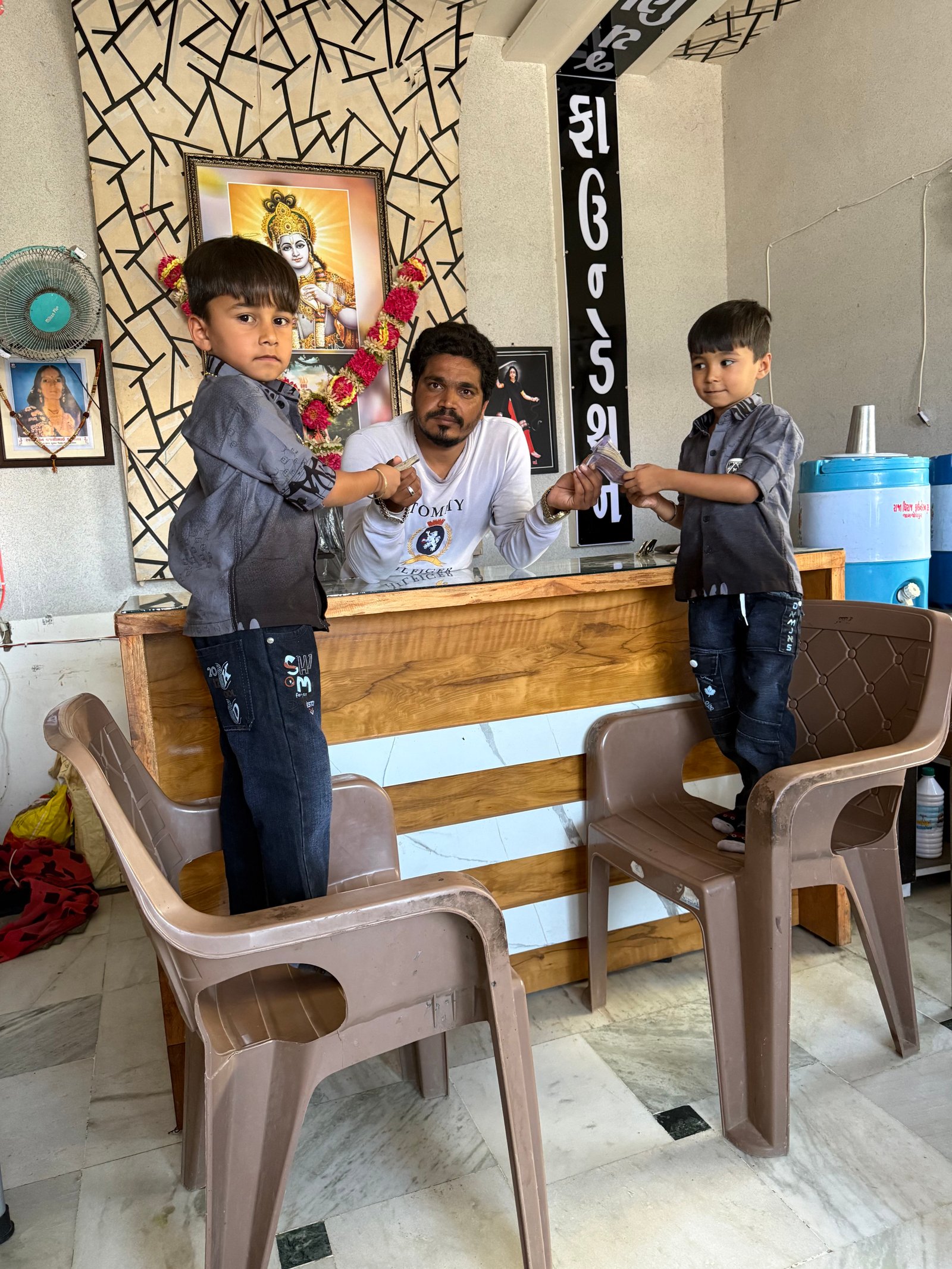 રાજાધિરાજ ફાઉન્ડેશન ટીમ સભ્ય 4